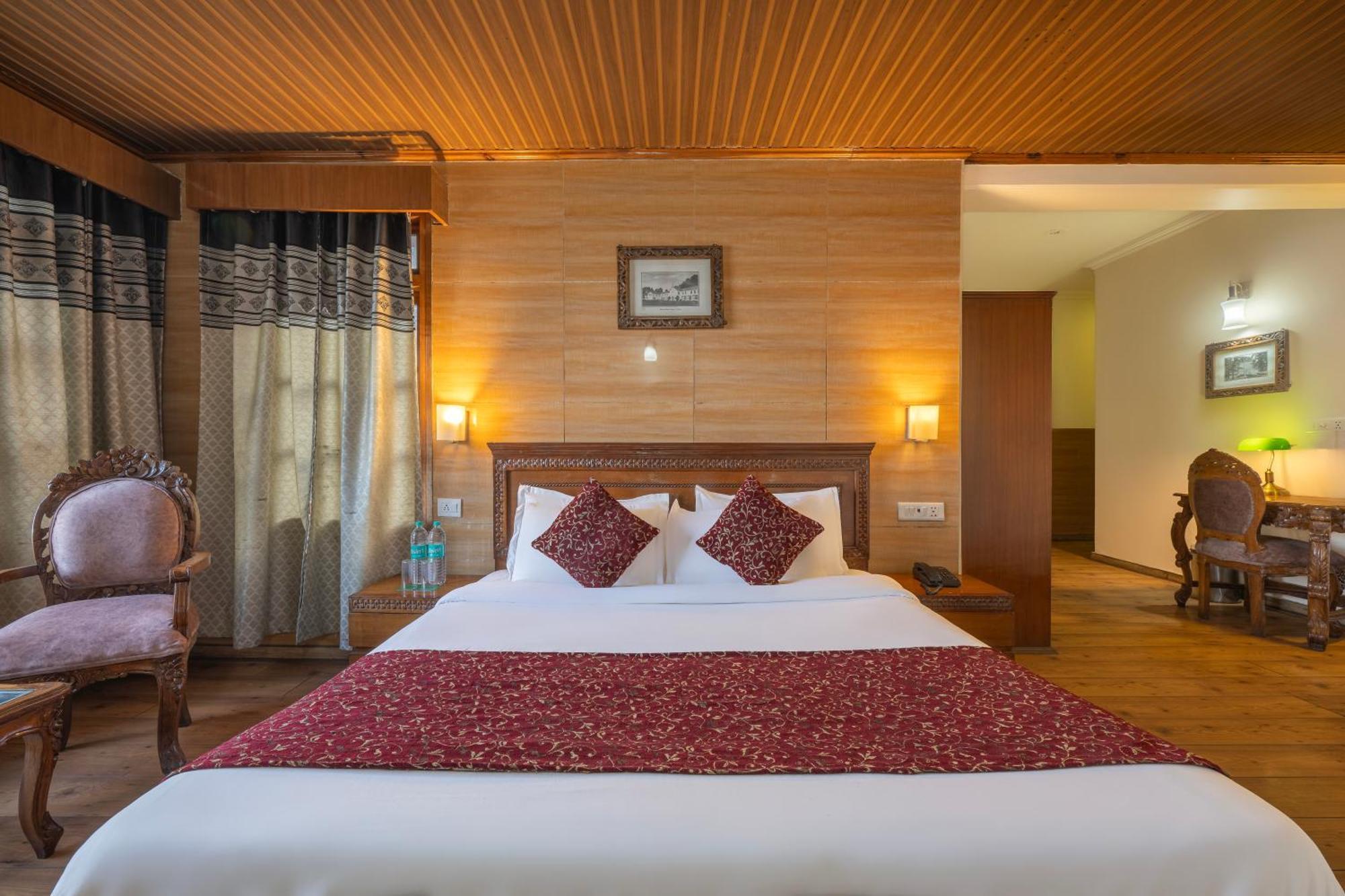 Wingait Inn - Hotel Near Mall Road شيملا المظهر الخارجي الصورة